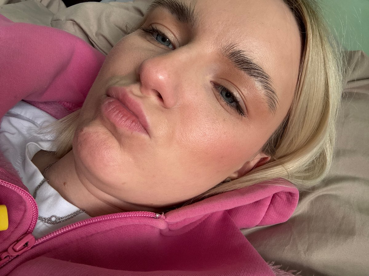 Blonde individual documents afternoon with selfies and salad photos