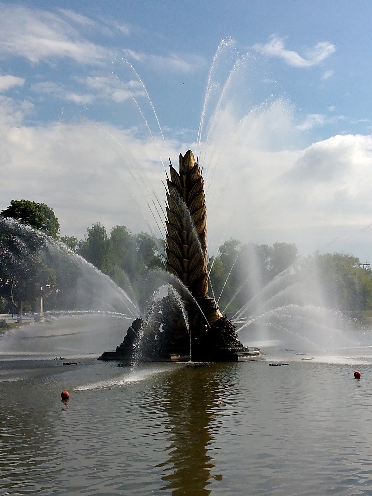 Summer morning stroll through Ostankino Park, Moscow