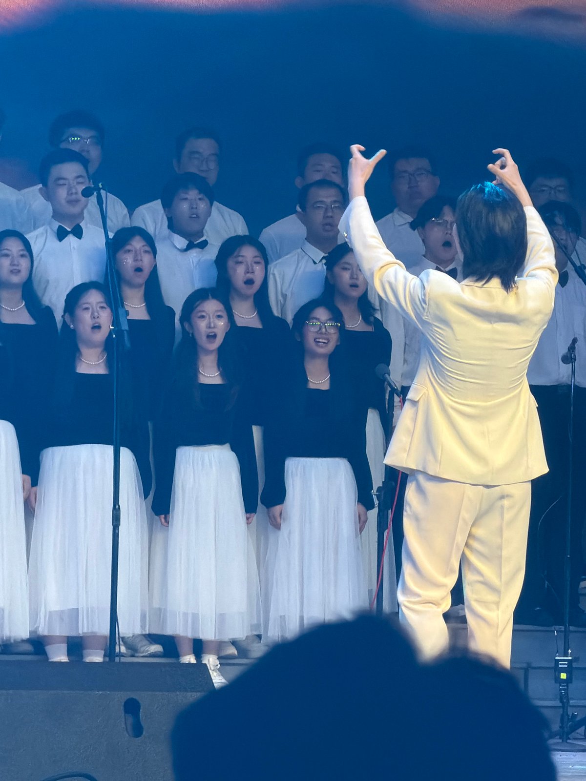 Musical concert with choir and soloists performed in Guta