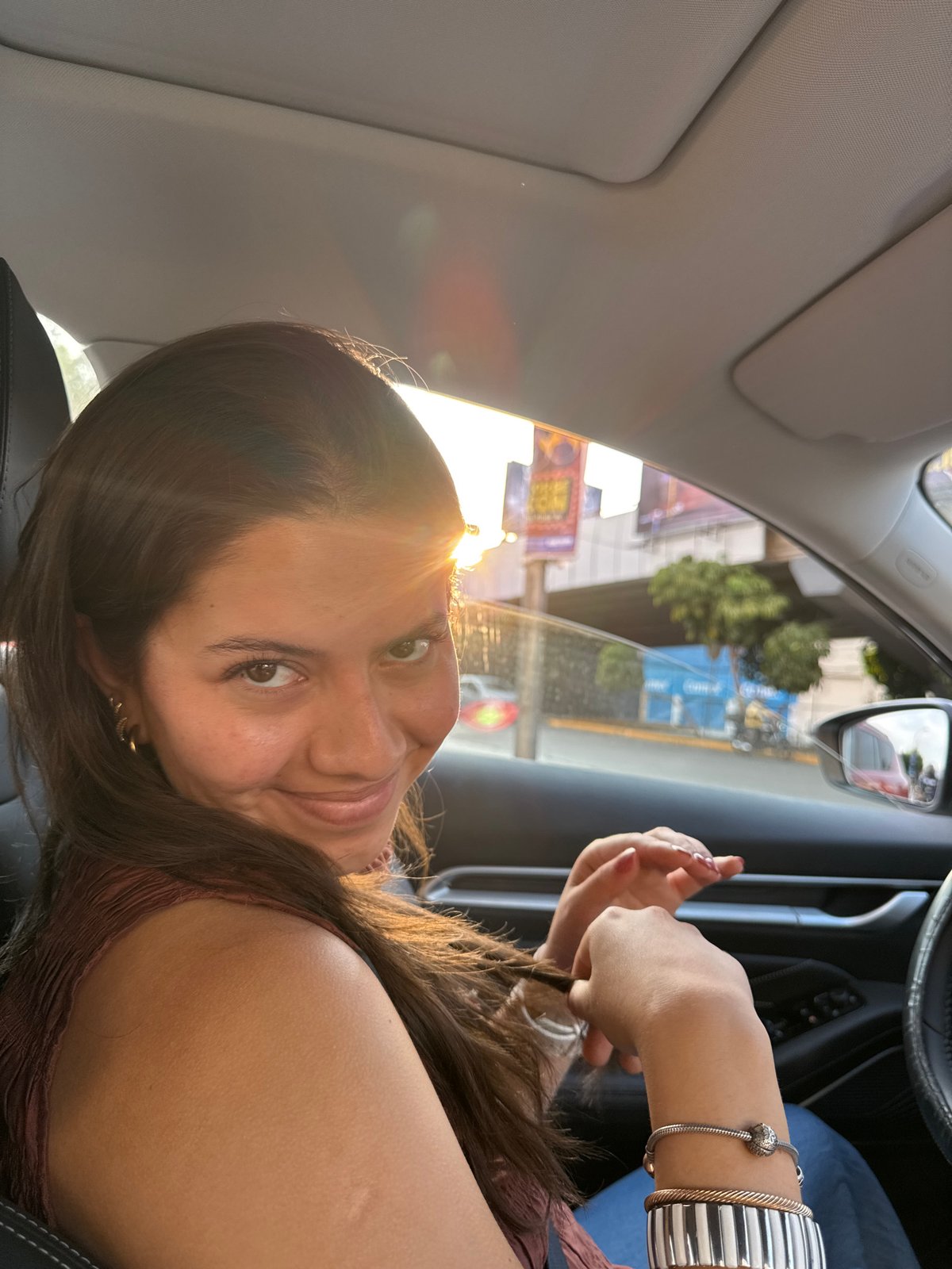 Woman observed driving in Puebla during early morning hours