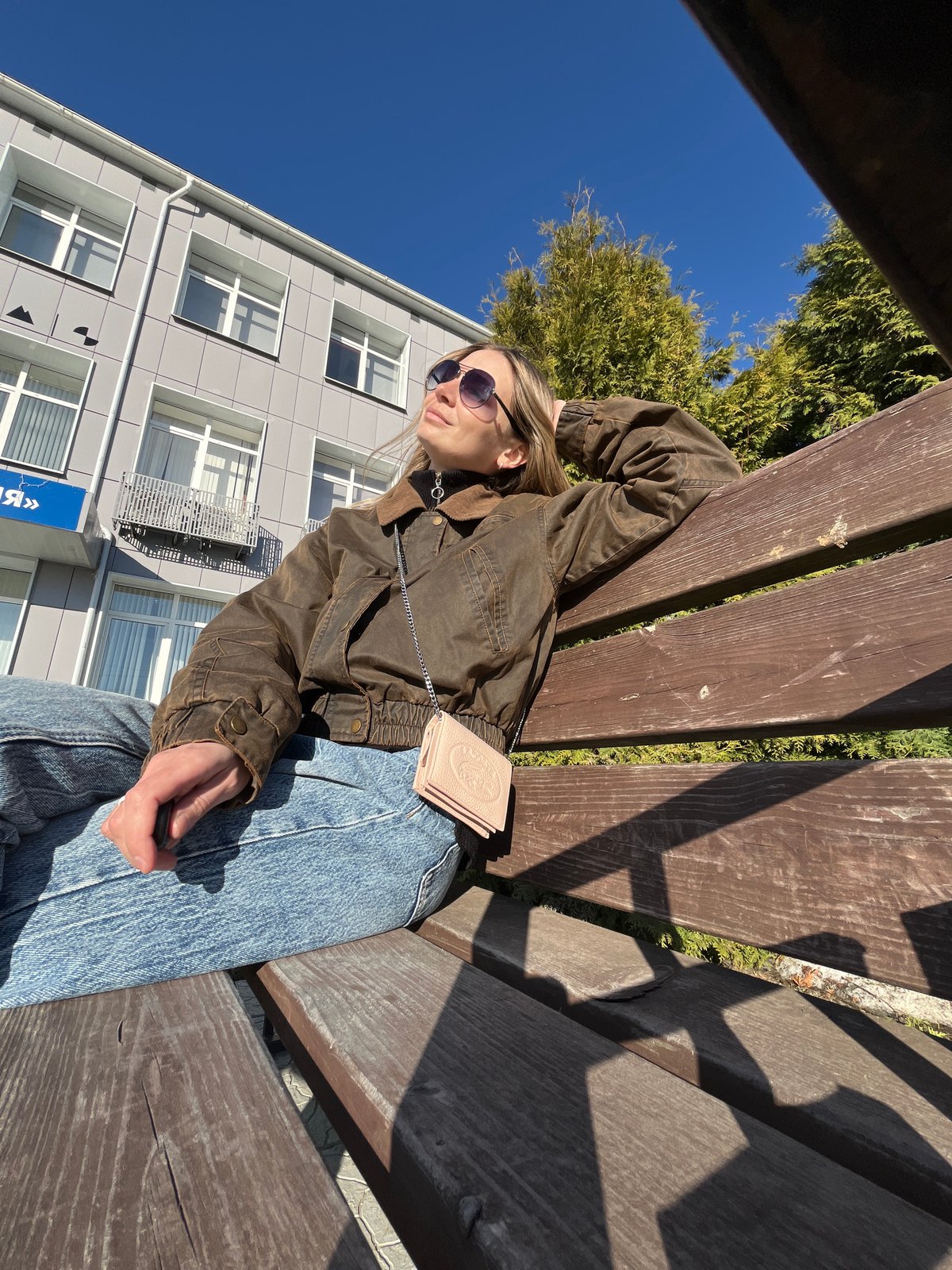 Woman's casual afternoon documented through selfies in Chaikovsky, Russia