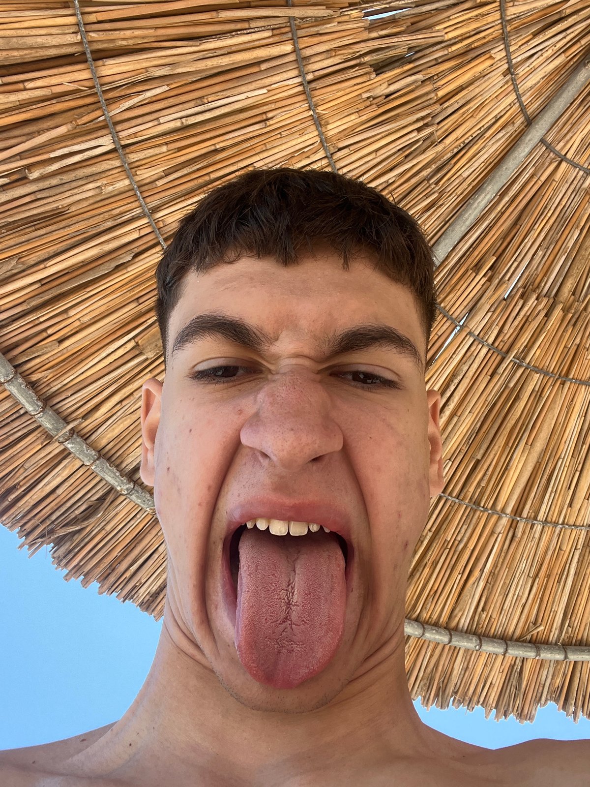 Beachgoer documents hour-long visit to Varna coast with selfies