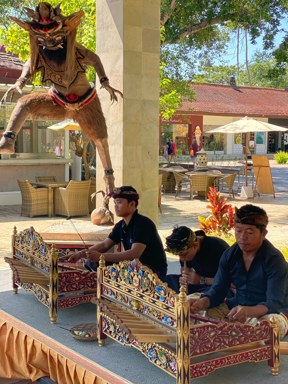 Tourist district walkthrough in Kuta Selatan with shops and culture