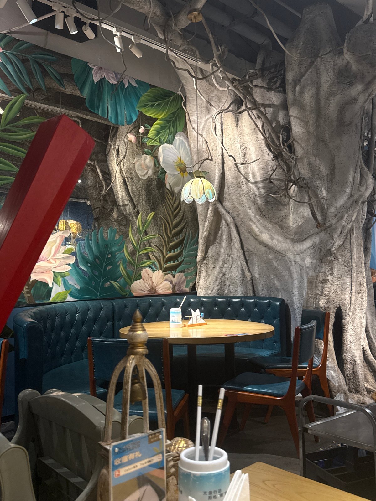 Jungle-themed restaurant interior, Yiwu, China