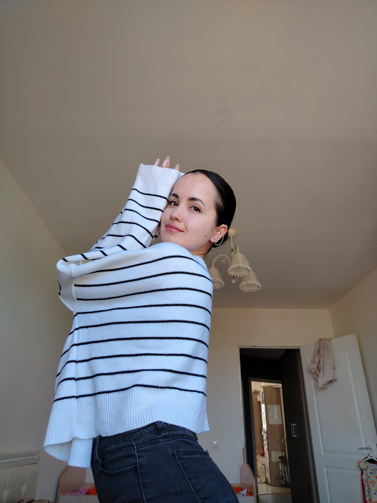 Early morning makeup routine captured in Noviy, Russia