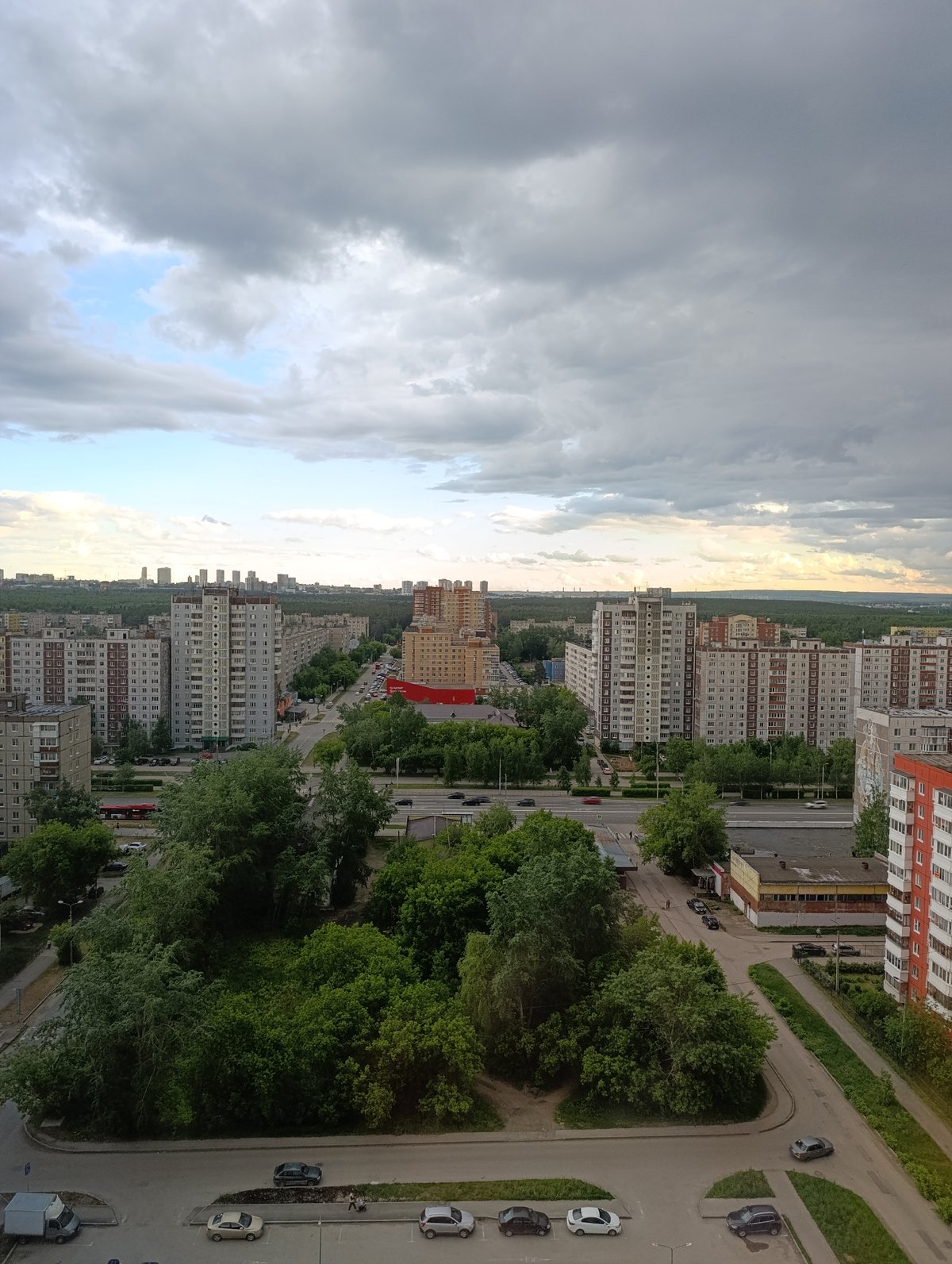 Double rainbow appears over Perm apartment buildings