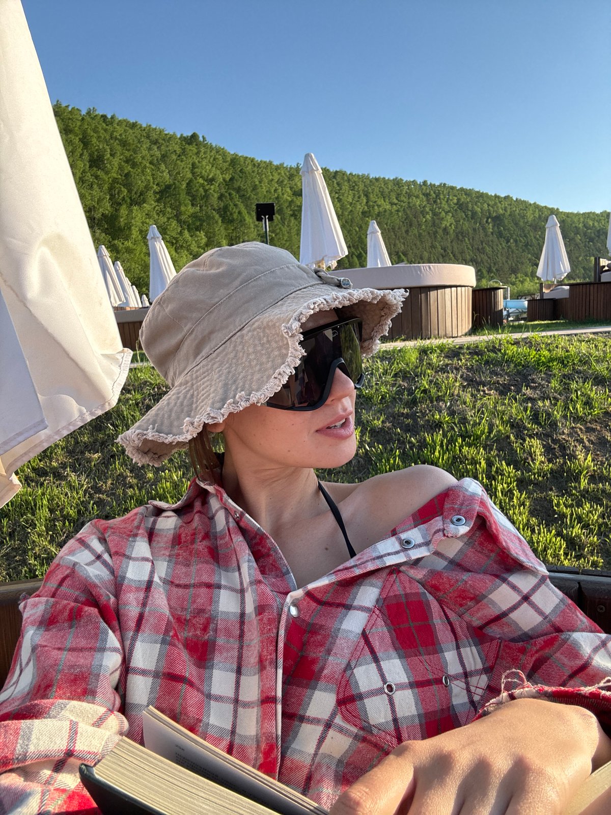 Sunny afternoon leisure activities documented in Drokino, Russia