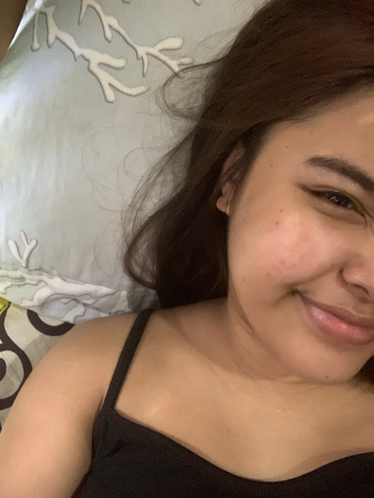 Back-to-back bedroom selfies in Davao City