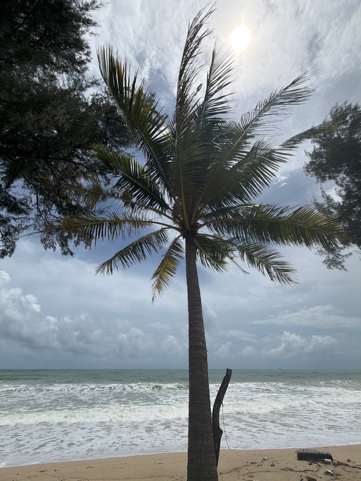 Stormy morning at a Choeng Thale beach, selfies included
