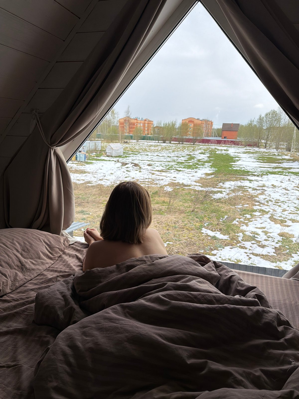 Morning routine captured in Бунятино: coffee, breakfast, spring weather