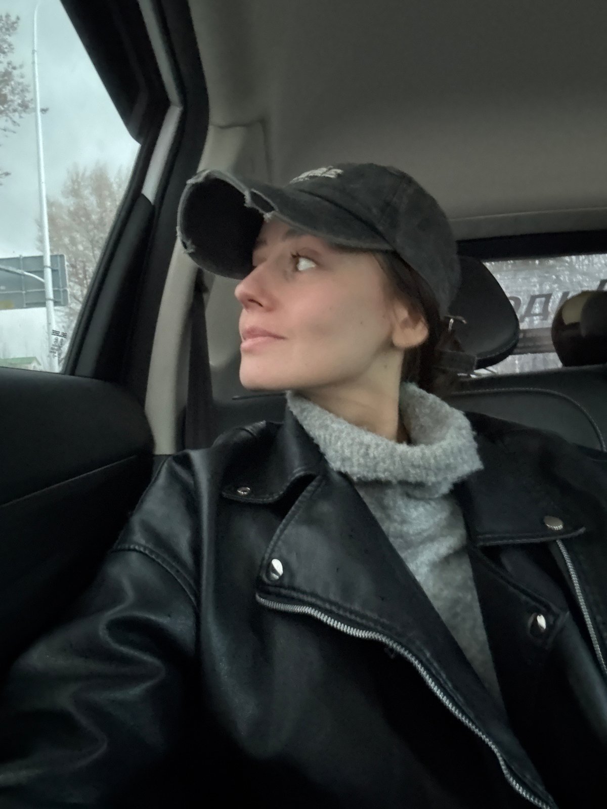 Two people spotted in car on Moscow street