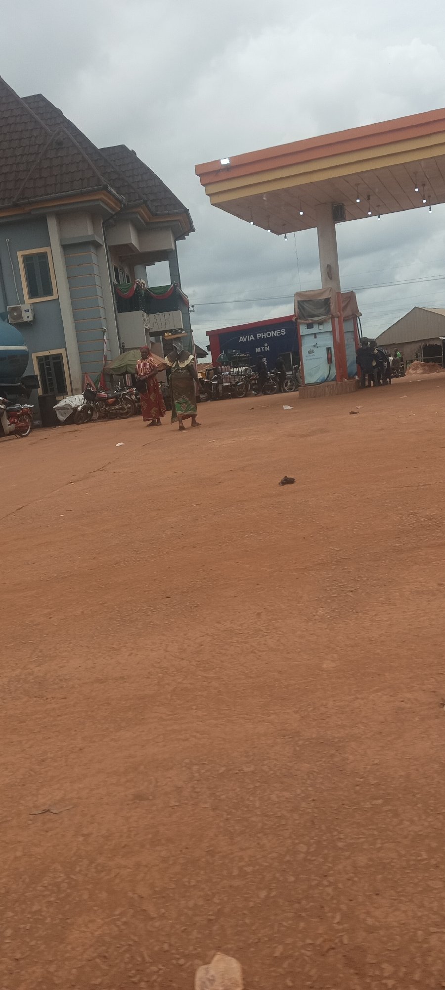 Rural roadside life documented in Imilike, Nigeria
