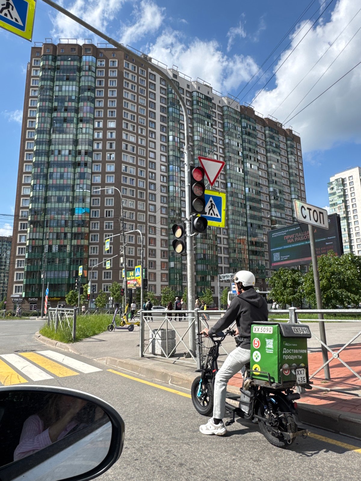 Witness documents modern high-rise building in Murino, Russia