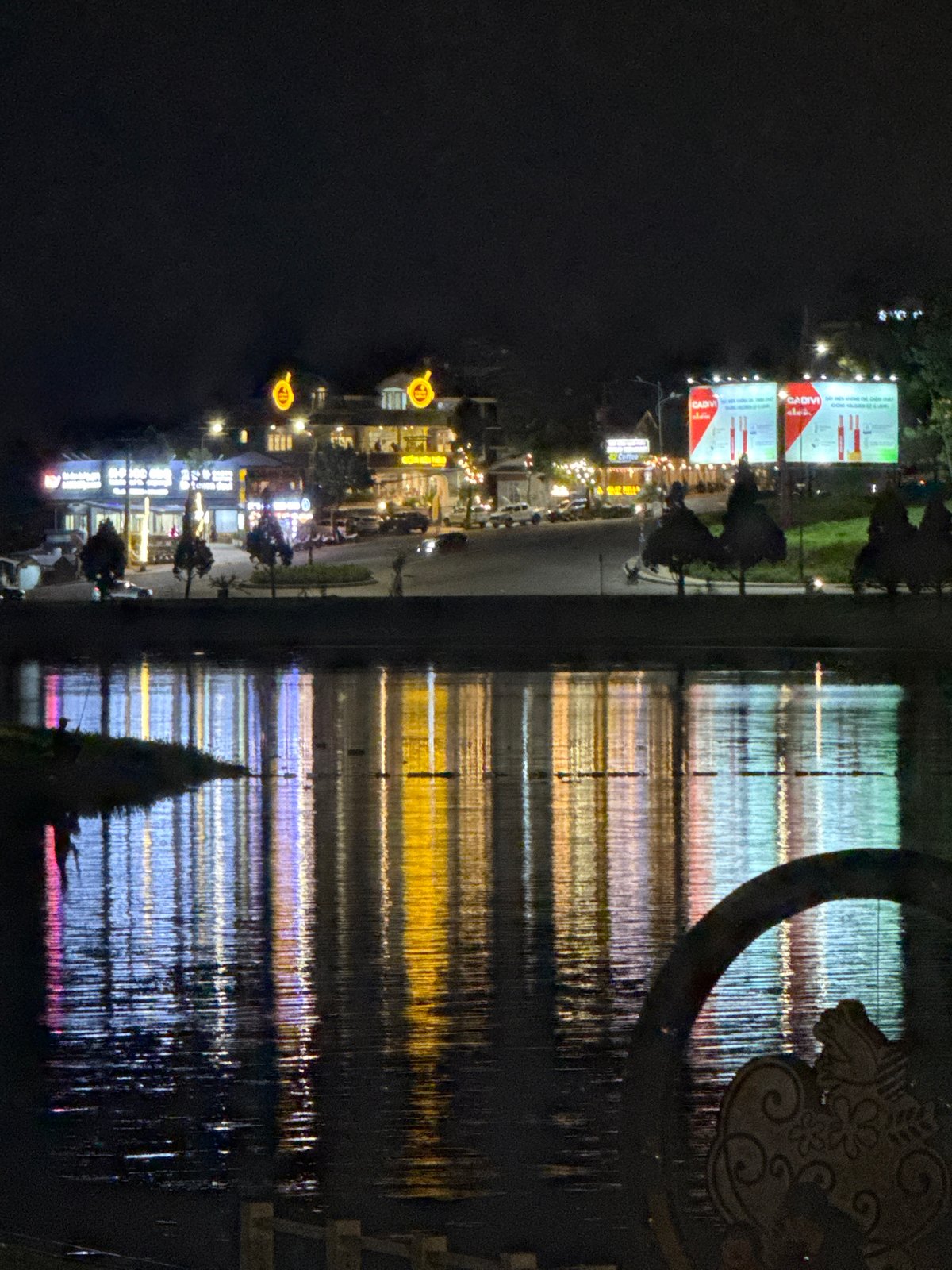 Da Lat's lakeside lights and landmark sculptures on a July morning