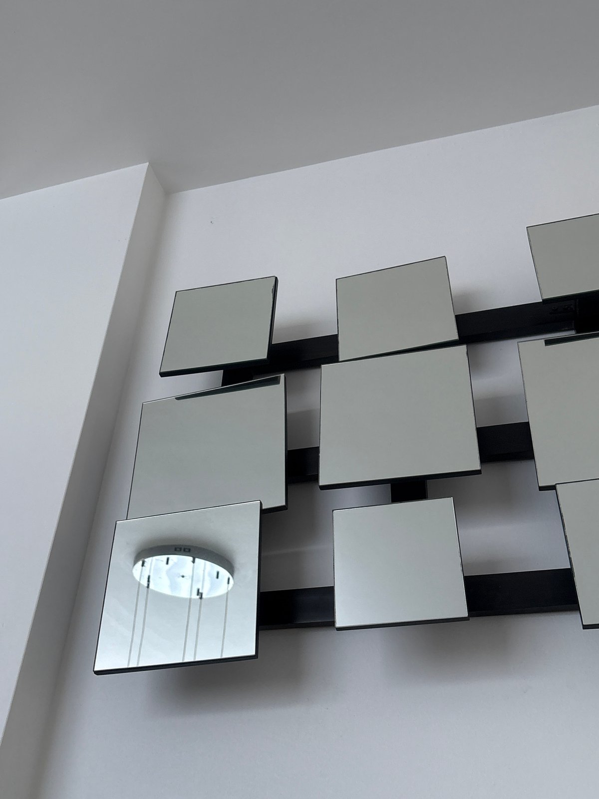 Mirror selfies and interior shots from a modern Puebla home