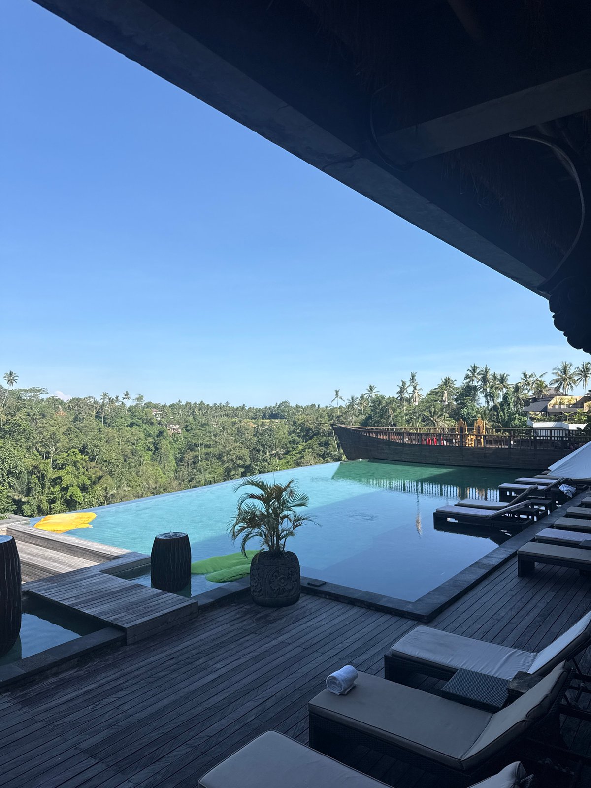 Morning documentation captures Tegallalang's scenic pools, doors, pathways, sculptures