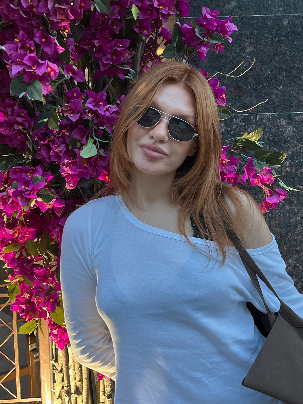 Casual afternoon out in Nizhny Novgorod, bougainvillea and restaurant selfies
