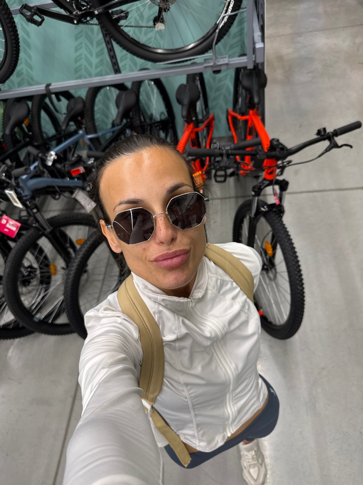 Woman takes morning selfie tour through downtown Pleven