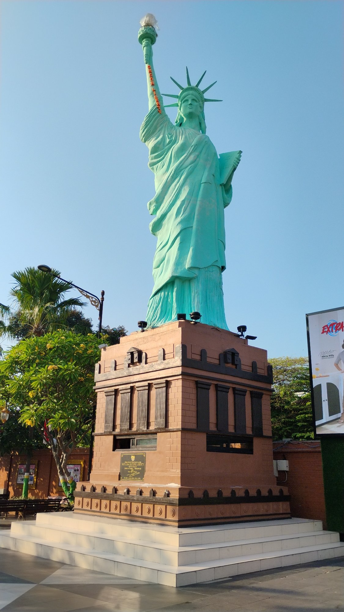 Statue of Liberty replica spotted in Madiun, Indonesia
