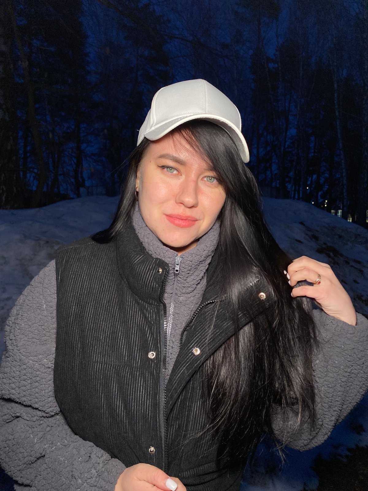 Woman photographed in winter attire in Chaikovsky, Russia