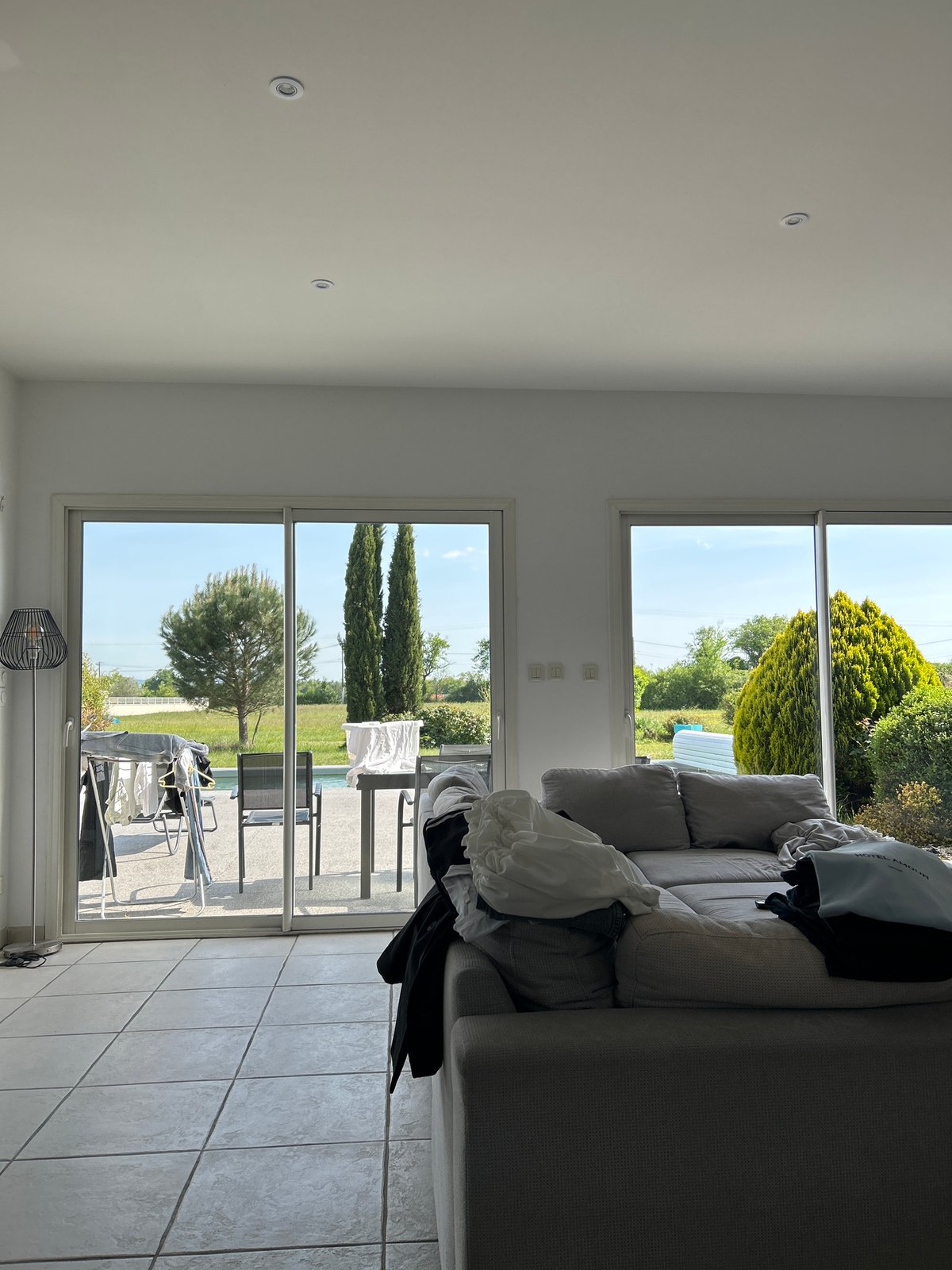 Residential property with pool documented in Veauchette, France