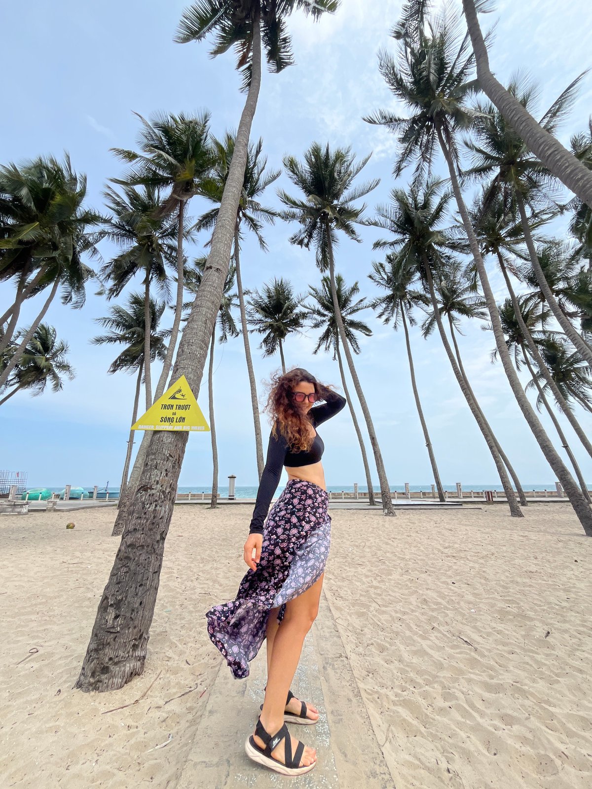 Beach portraits among palm trees in Mũi Né, Vietnam