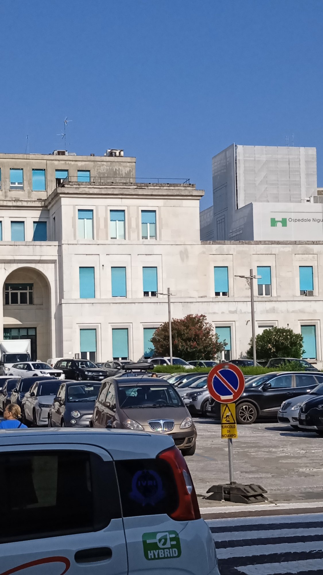Morning stroll through Milan's Niguarda, markets to monuments