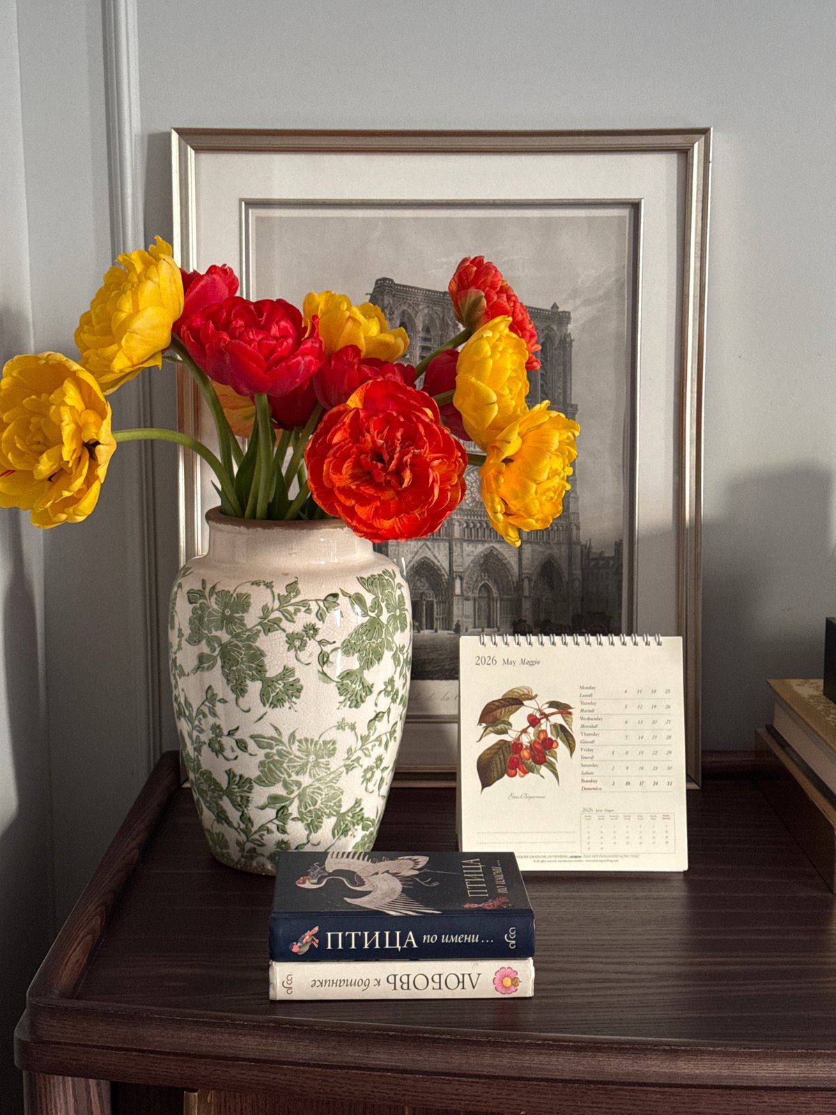 Moscow resident documents flowers, wine collection, city views