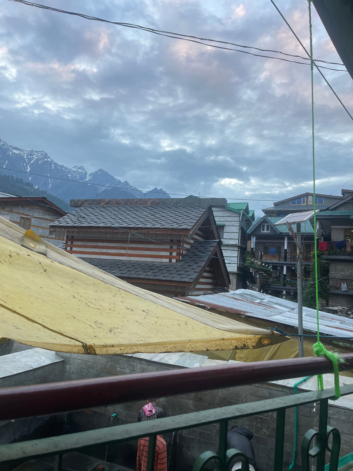 Afternoon to dusk in Vashisht — mountains, temple, and street life
