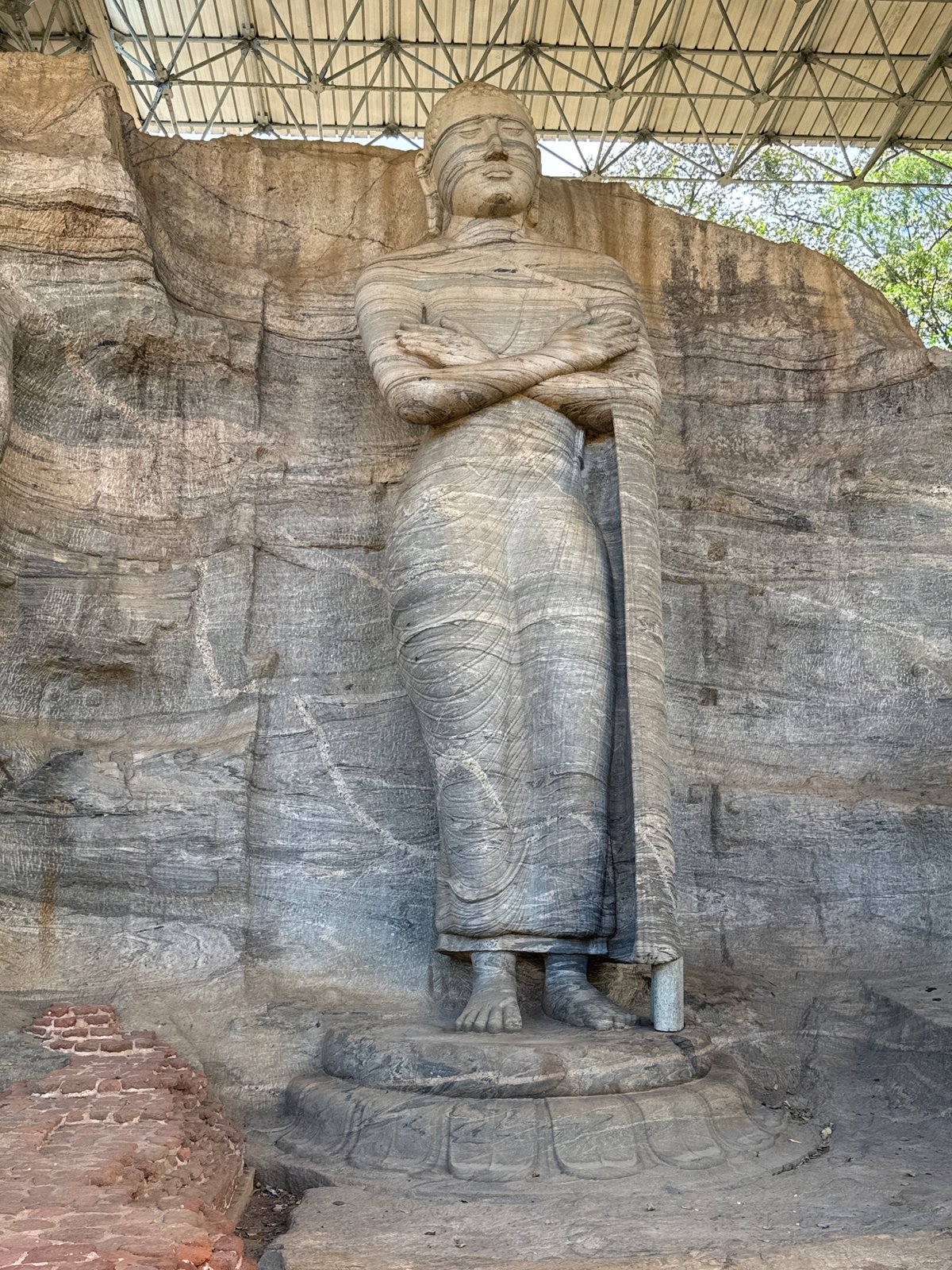 Morning visit captures ancient Buddha statues and wildlife in Polonnaruwa