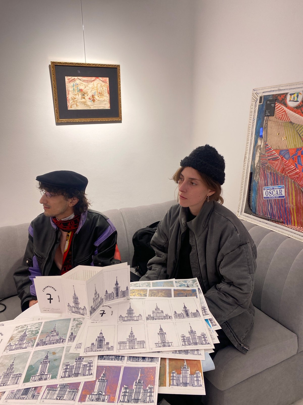 Art viewing and piano playing observed simultaneously in Moscow