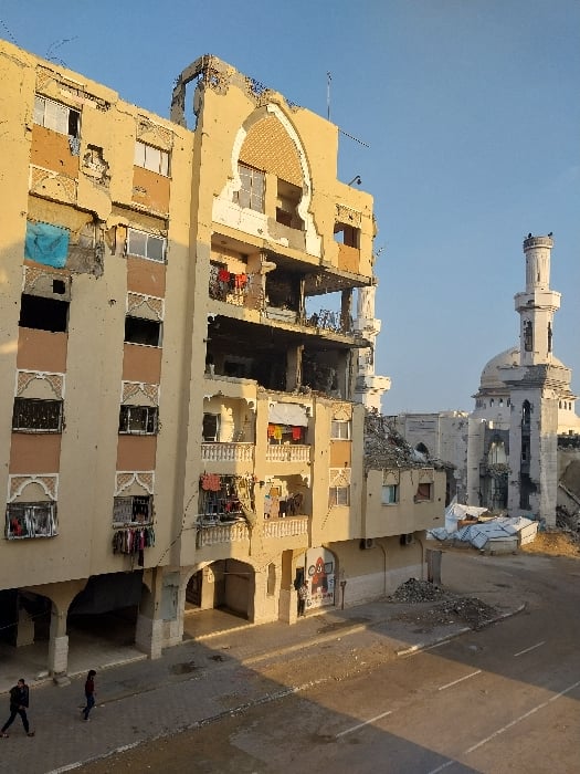 Witnesses document destruction and displacement camps in Khan Yunis