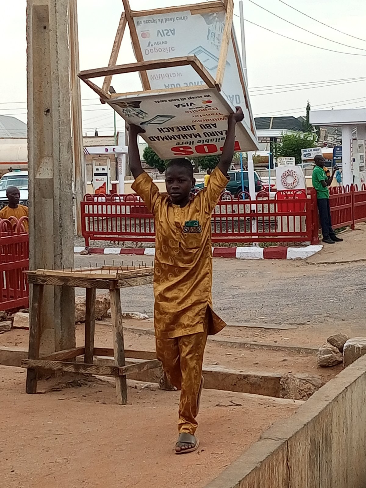 Morning street life documented across Nigerian towns May 22