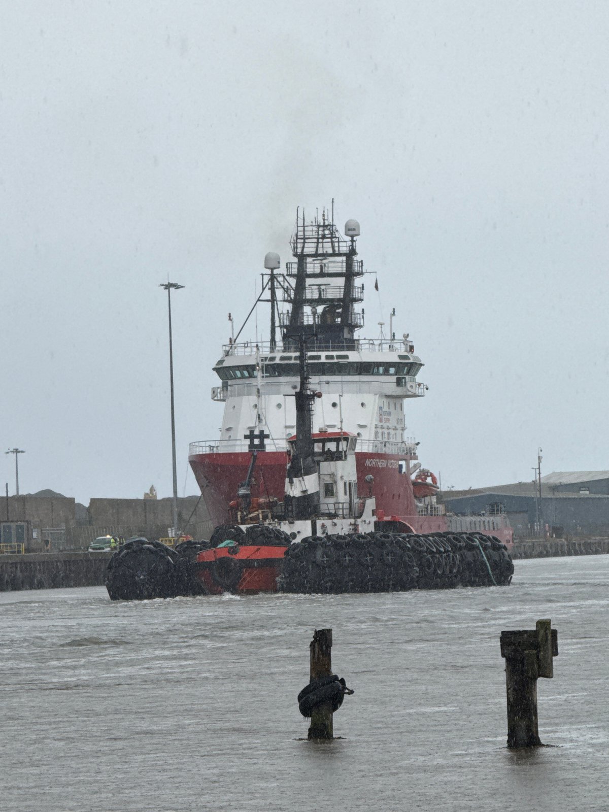 Tugboat Northern Victory operates in choppy Great Yarmouth waters