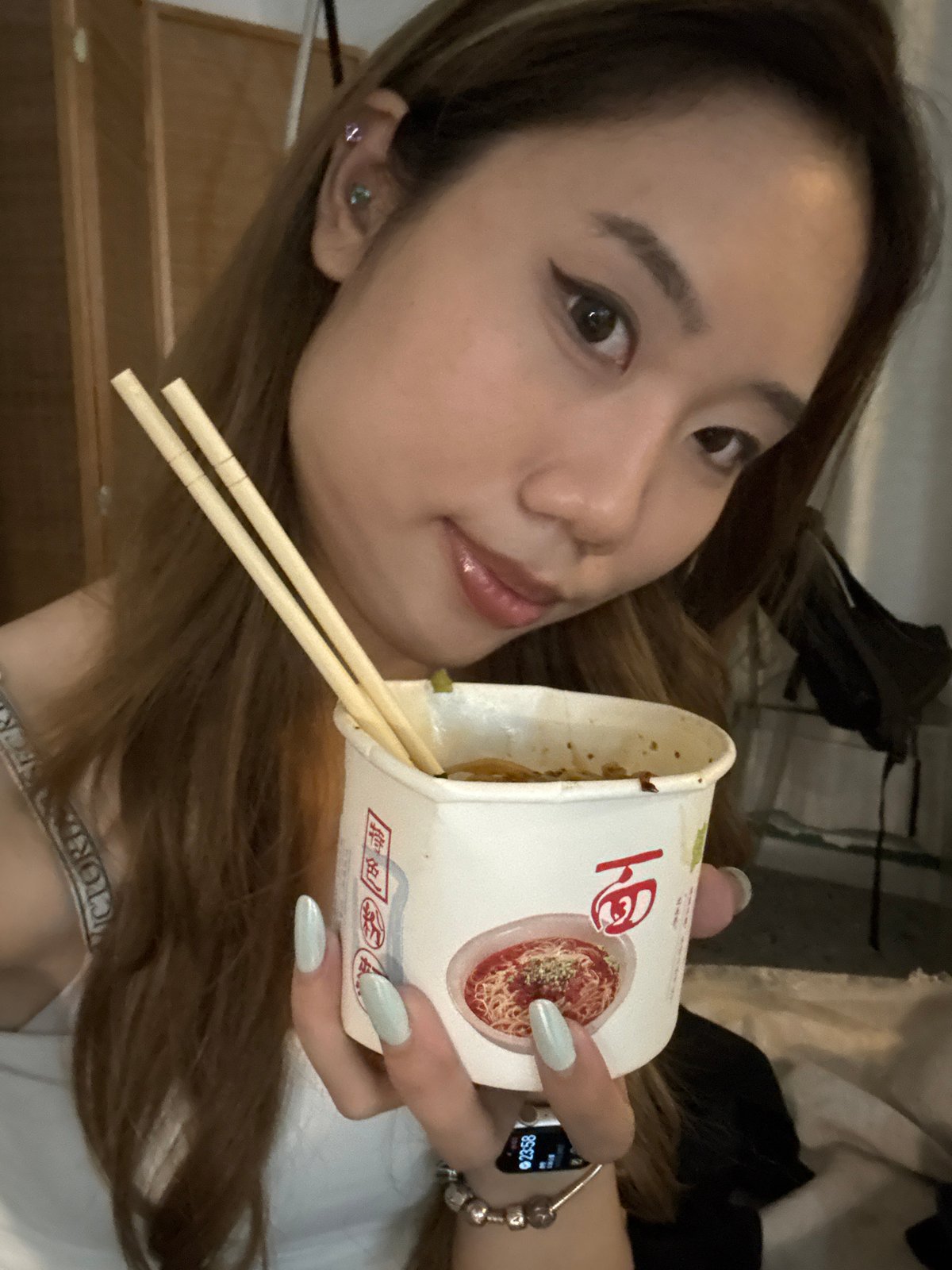 Everyday moments captured in Liangjiang: noodles and nighttime traffic