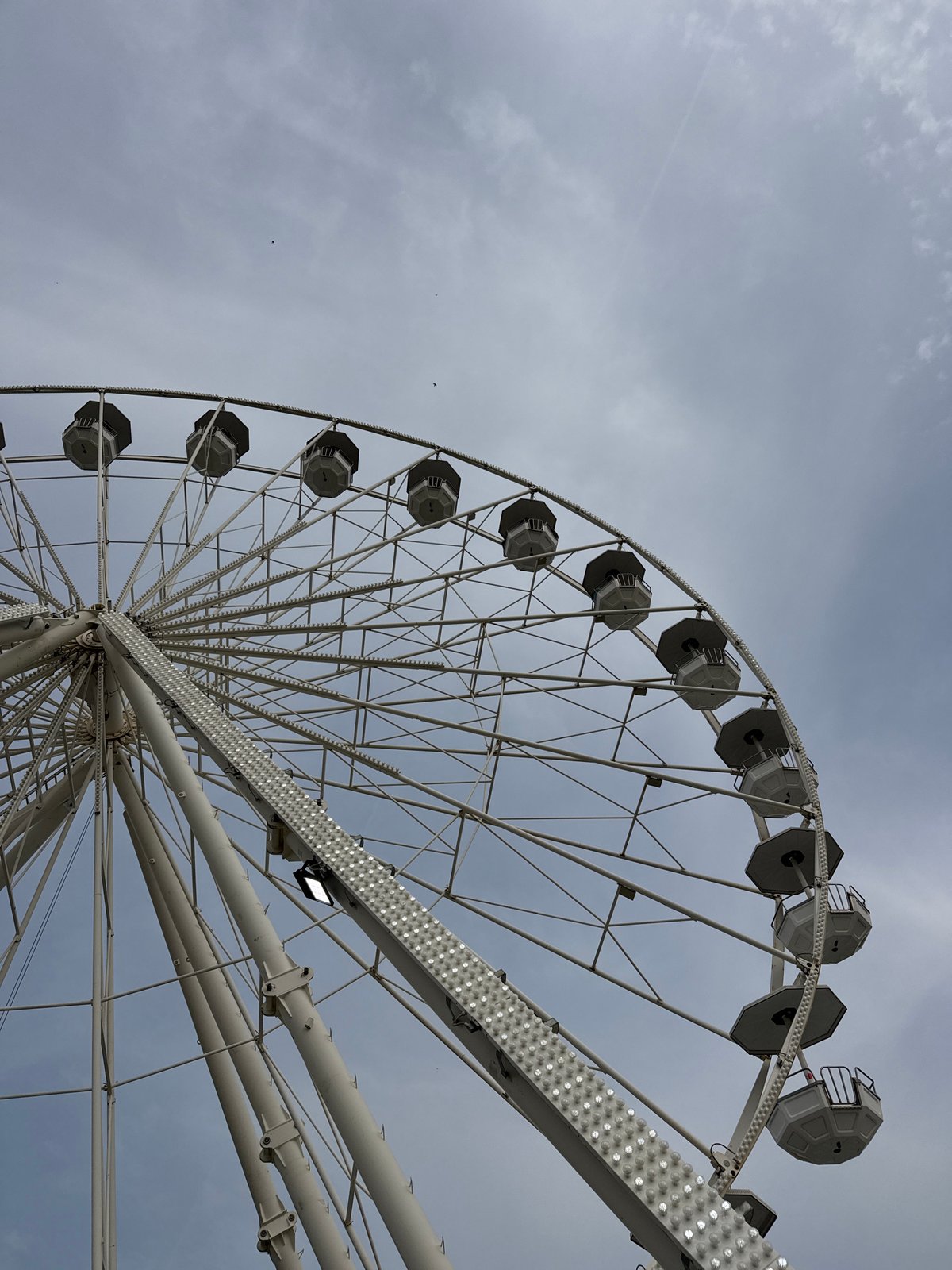 Spring carnival draws crowds to Plovdiv fairgrounds