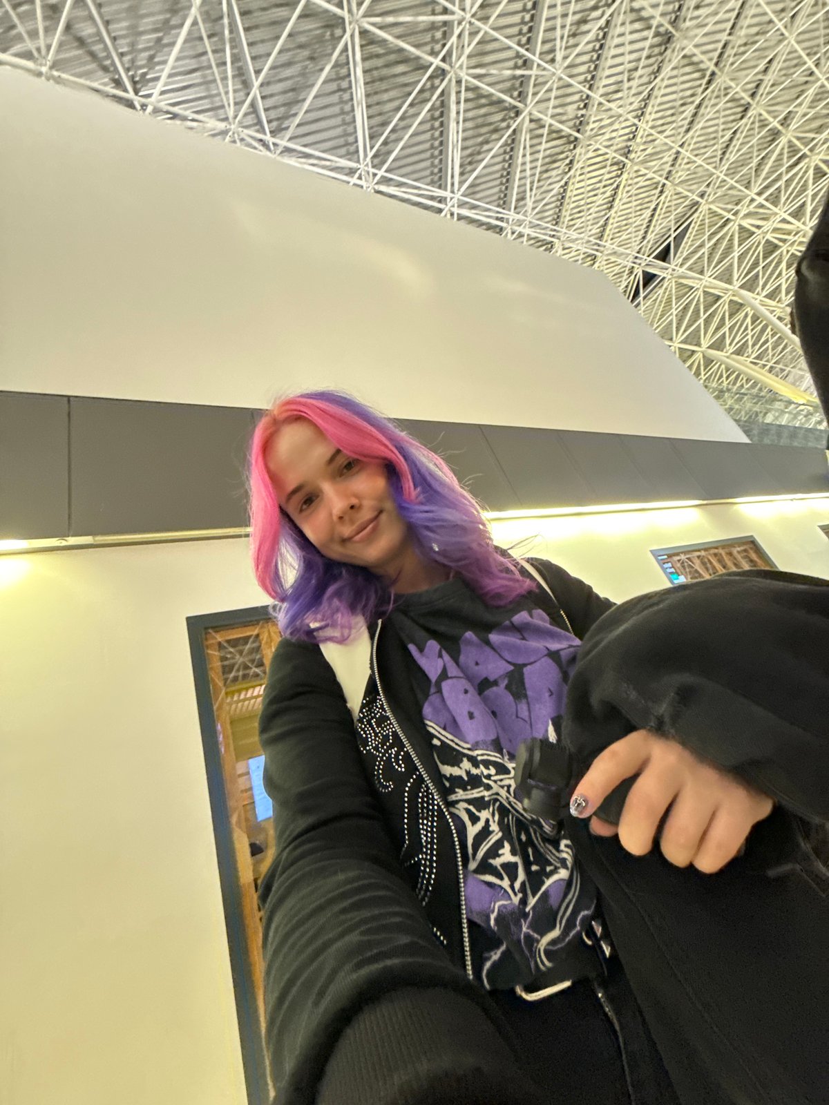 Colorfully-haired individual spotted in Podgorica building