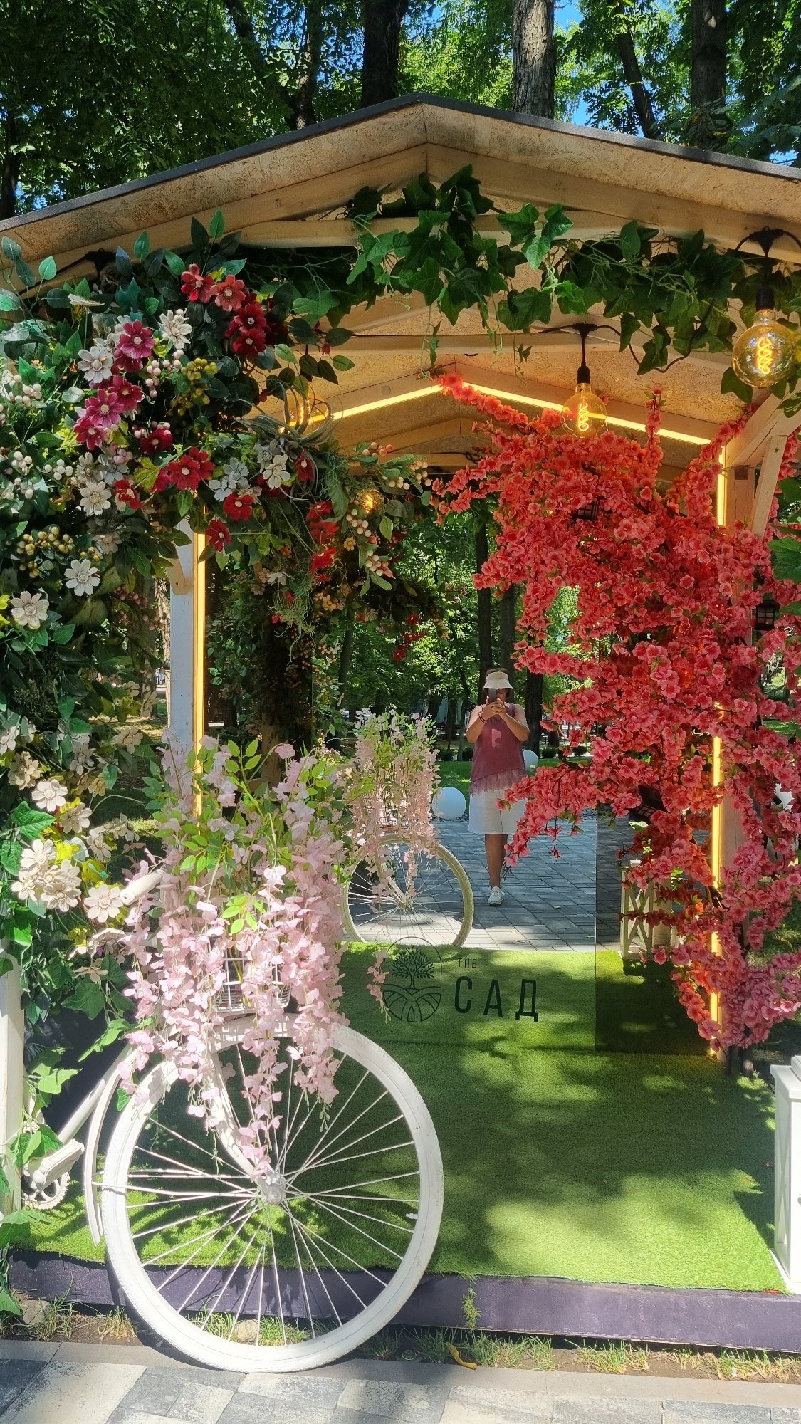 Chernivtsi park in full summer swing with food, rides, and flowers