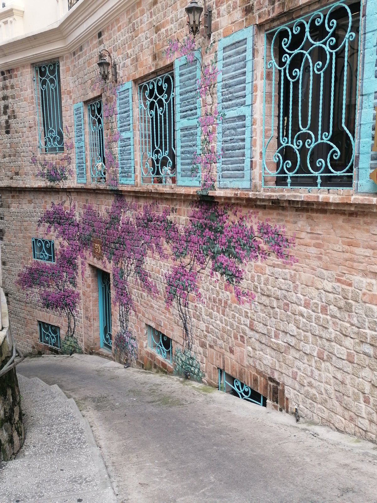 Da Lat's mural-lined streets, captured in one quick walk