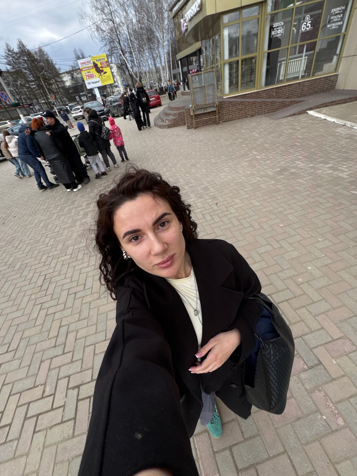 Woman documents daily moments across Chaikovsky, Russia locations