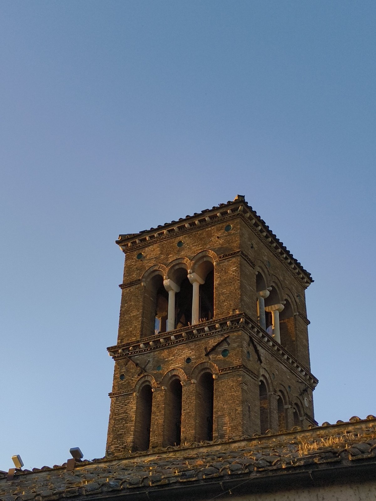 Evening stroll along Rome's Tiber River and Ponte Sisto
