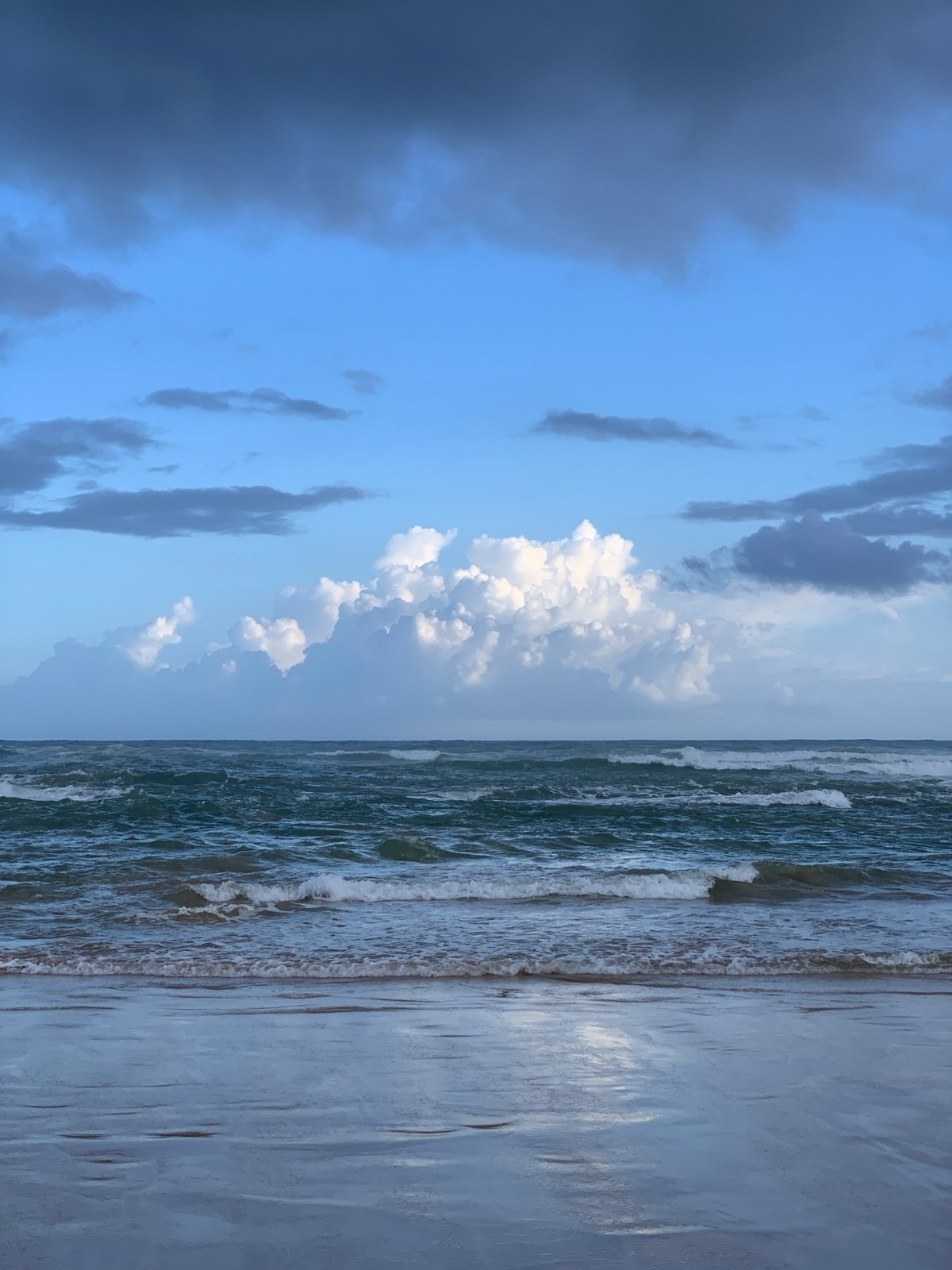 Mixed weather conditions observed across Ahangama coastal area Tuesday
