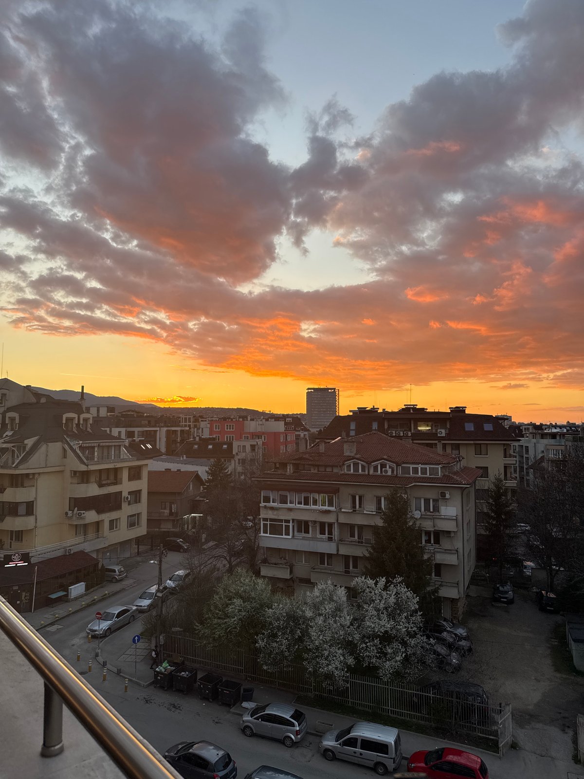 Sofia resident captures sunset birthday celebration from balcony
