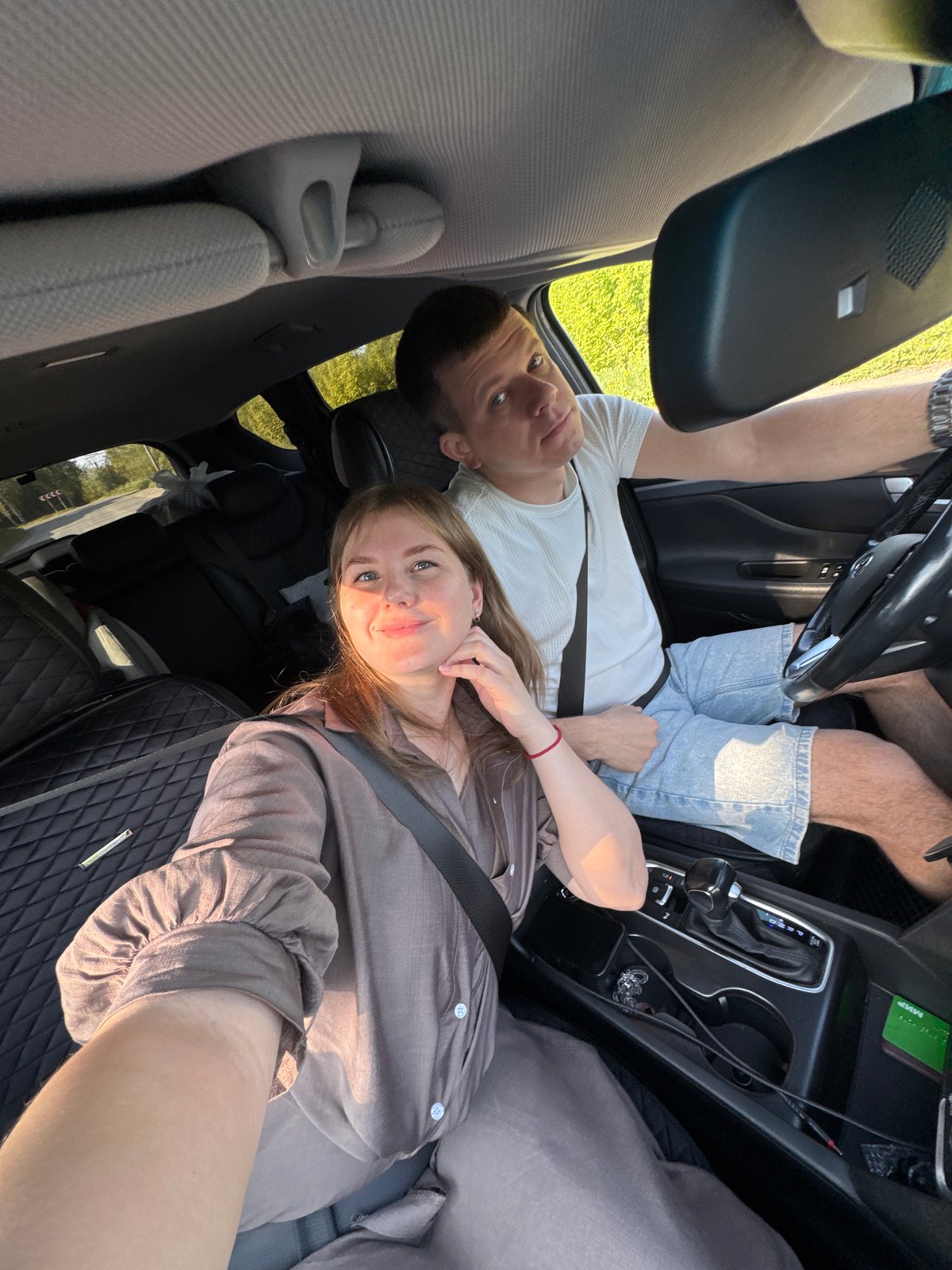 Couple observed in car approaching overpass near Ферма, Russia