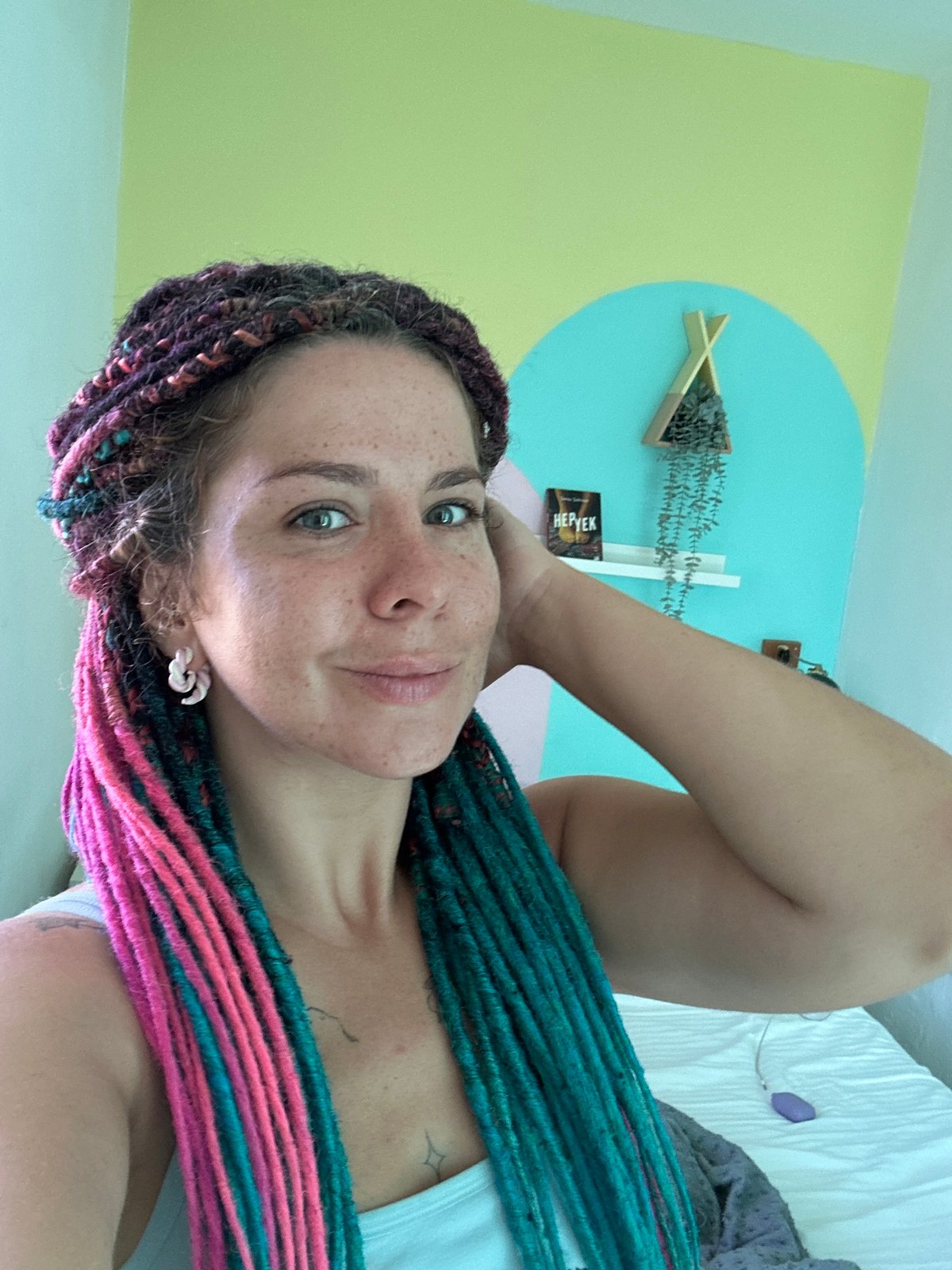 Colorful-haired woman spotted in Turkish coastal town Kaş