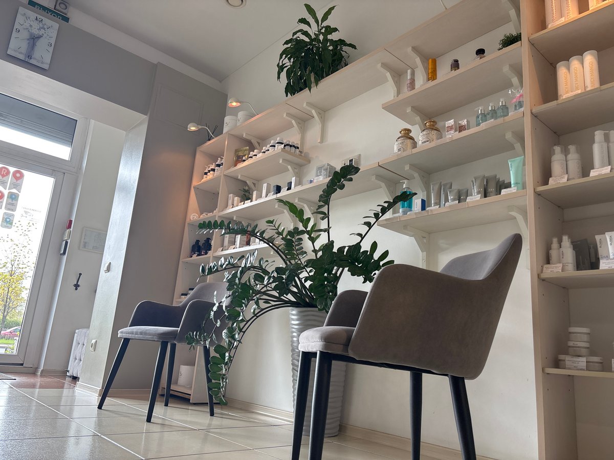 Interior spaces and decorative elements documented in Vsevolozhsk