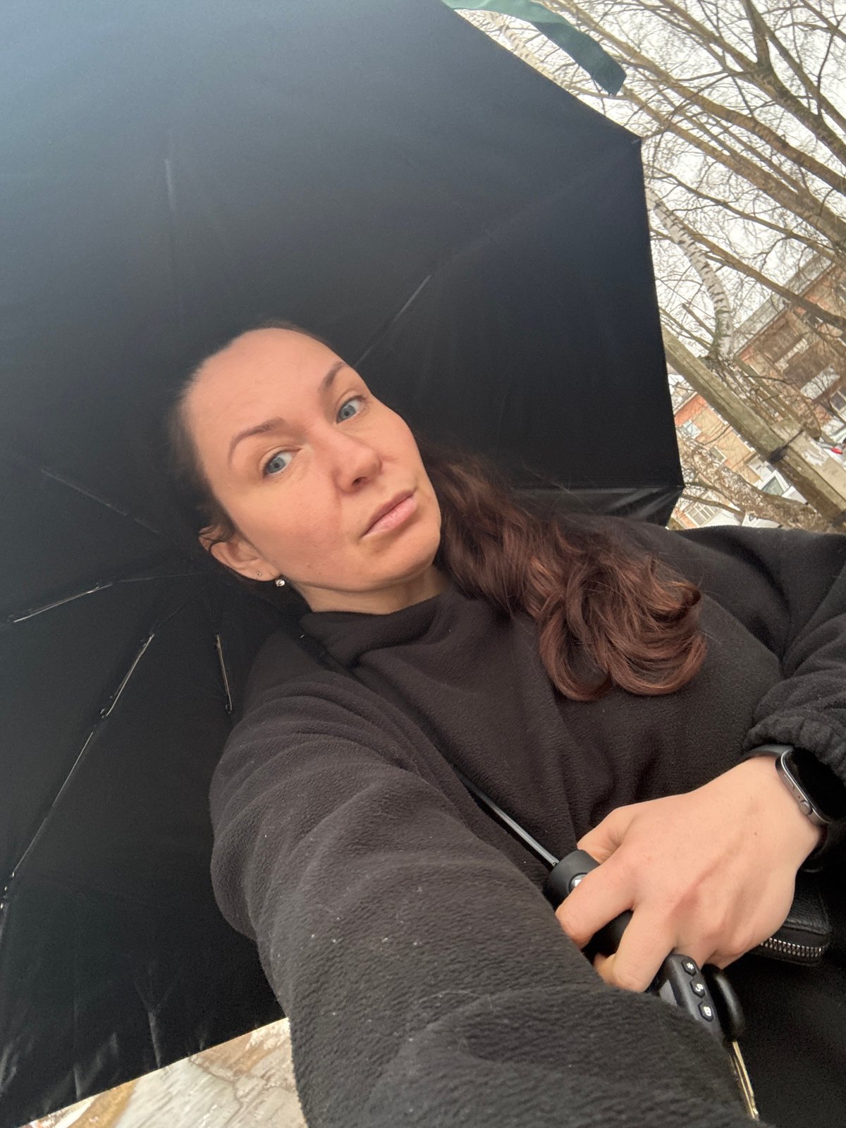 Woman takes early morning selfies in Chaikovsky bedroom