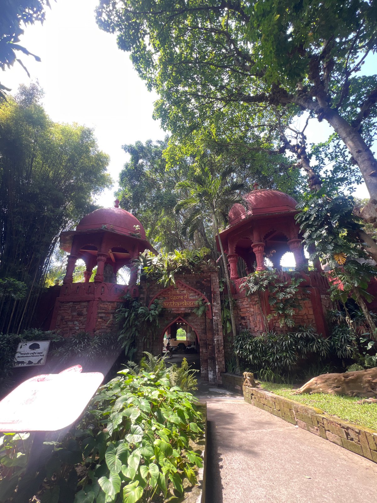 Temple grounds and wildlife documented in Blahbatuh, Indonesia