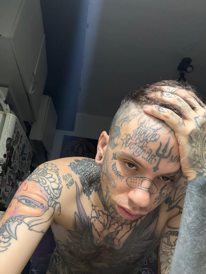 Tattooed man spotted in Buenos Aires Villa Crespo district