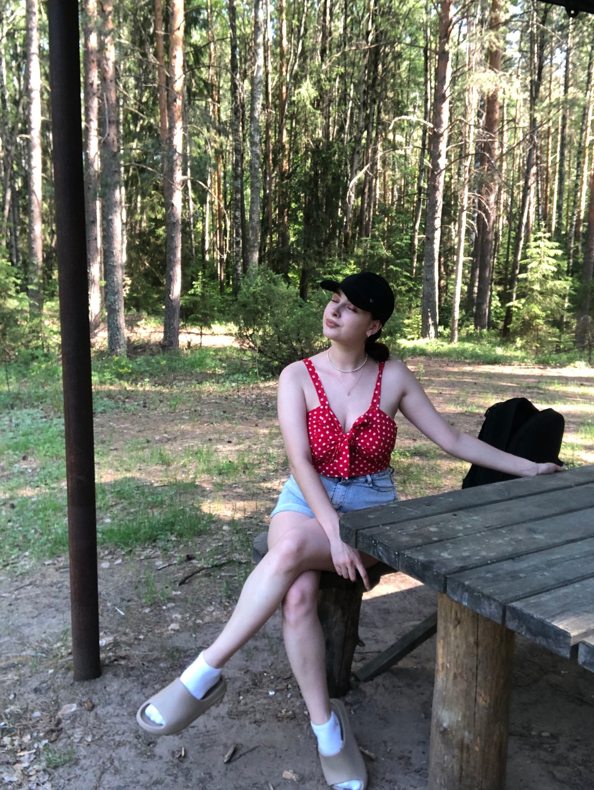 Woman spends morning taking selfies with dog in Noviy park